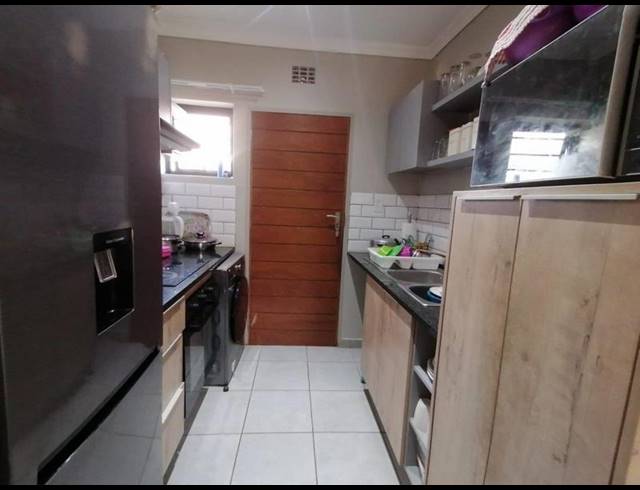 3 BEDROOM PROPERTY TO RENT IN LOTUS GARDENS